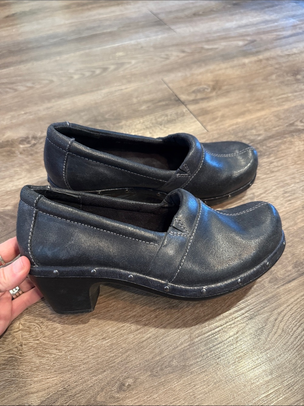 SoftWalk Women's Maryland Sip-on Cushion Heeled Clogs Size 8